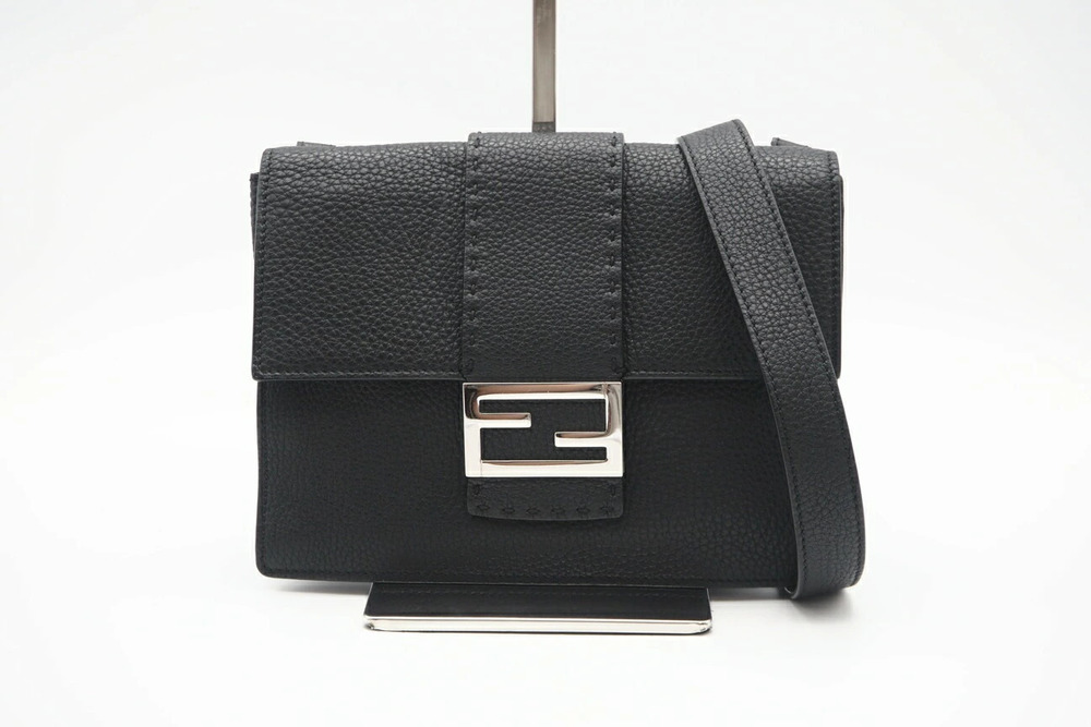 Fendi Selleria leather bucket shoulder bag Black Silver
